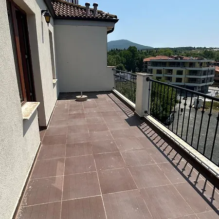 Private In Primea Țarevo